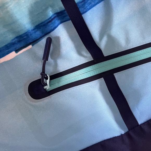 Vineyard Vines Reel Sailing Stripe Board Shorts swim trunks.  Unlined. - Picture 3 of 6